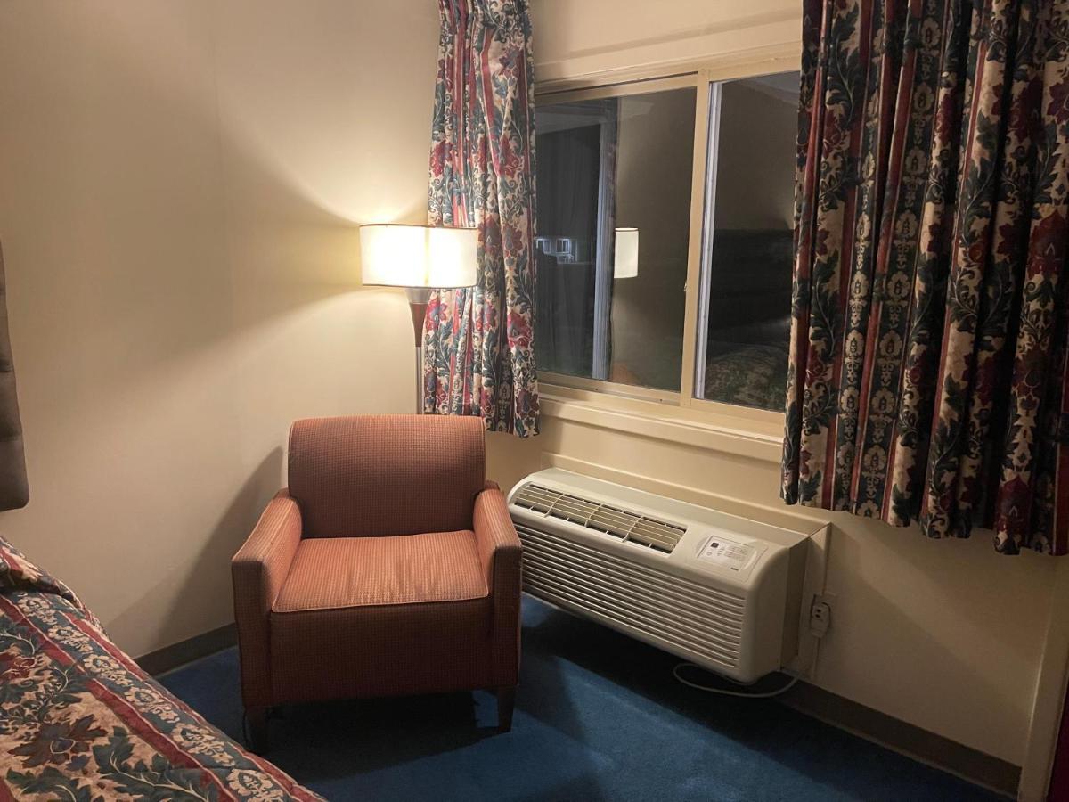 Dollinger'S Motor Inn Albion Екстериор снимка