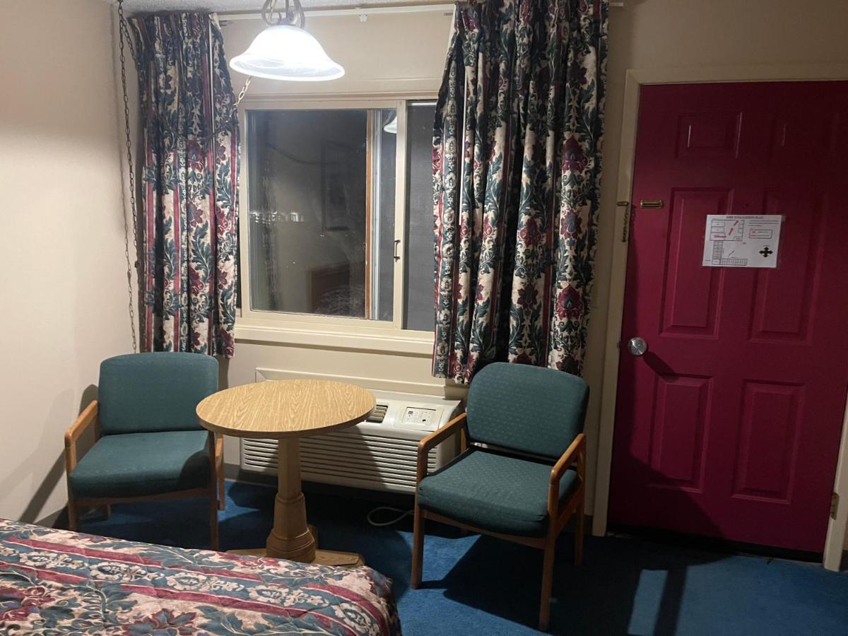 Dollinger'S Motor Inn Albion Екстериор снимка