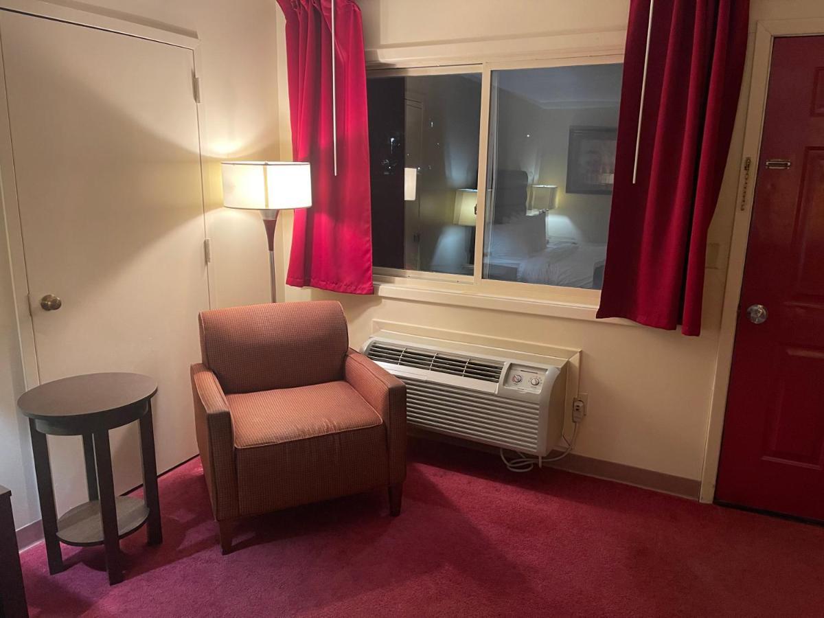 Dollinger'S Motor Inn Albion Екстериор снимка