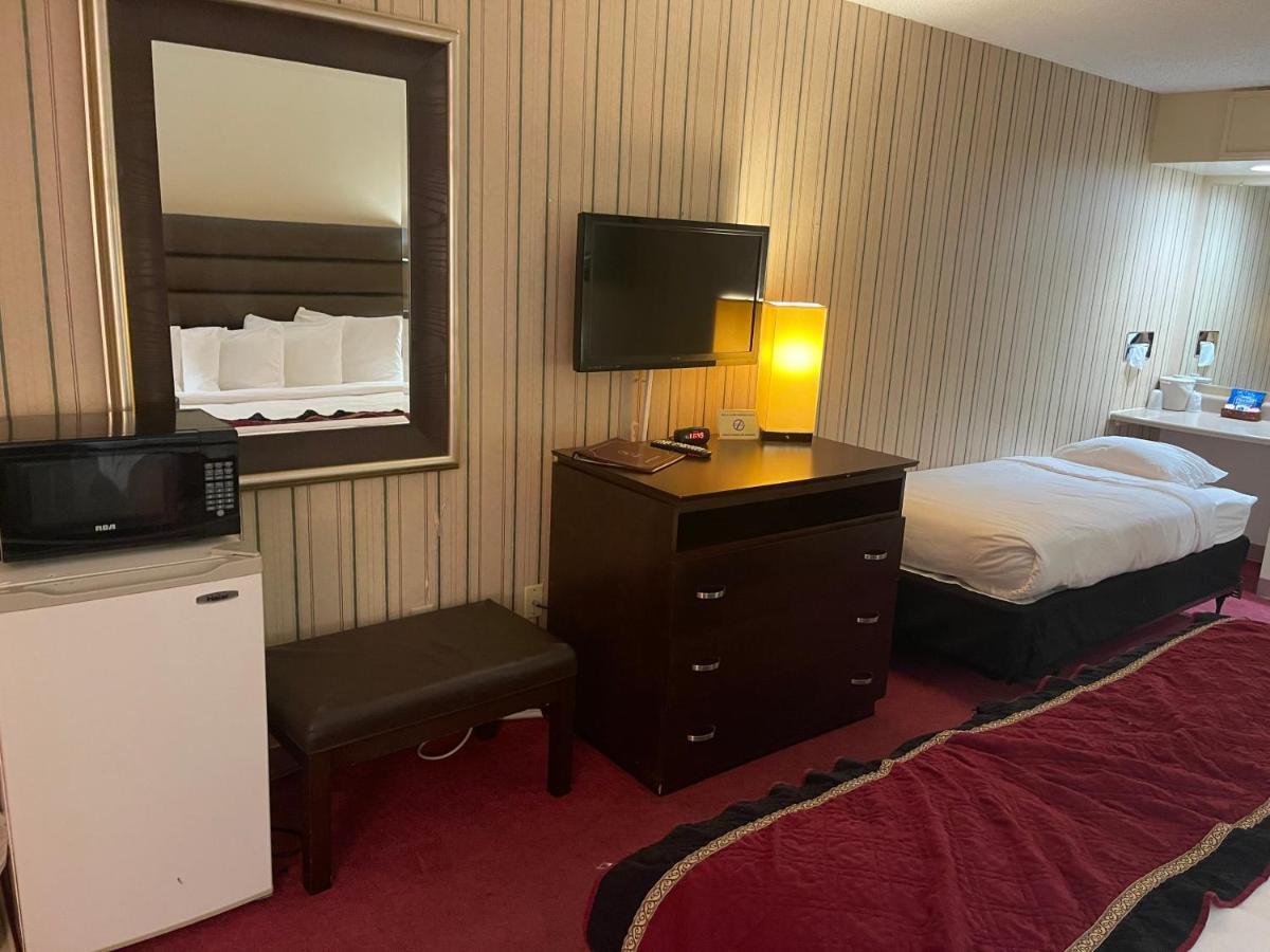 Dollinger'S Motor Inn Albion Екстериор снимка